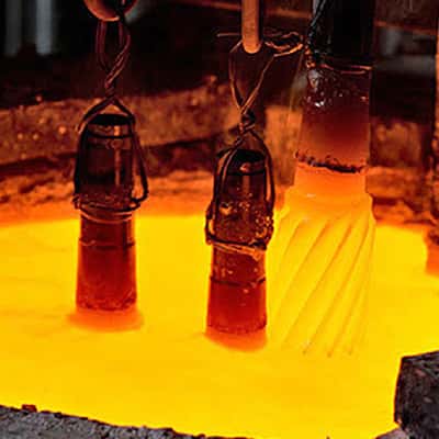 Electrode-type heat treatment salt bath